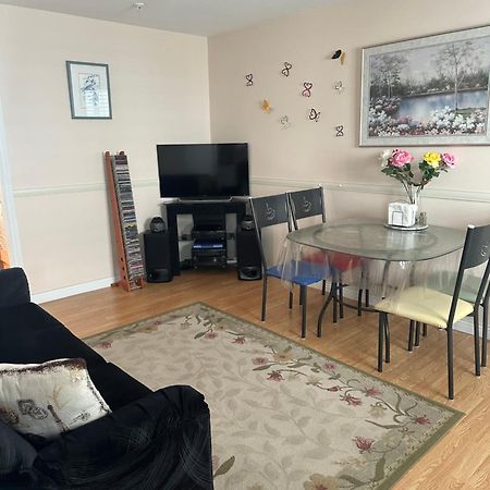 Clean And Quiet 2 Bdr 2 Bthr Private Entrance Entire Guests Suite Near Coquitlam Center Mall And Skytrain Eksteriør bilde