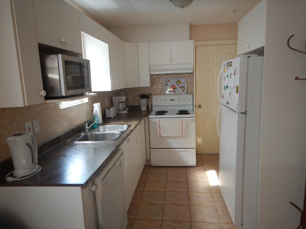 Clean And Quiet 2 Bdr 2 Bthr Private Entrance Entire Guests Suite Near Coquitlam Center Mall And Skytrain Eksteriør bilde